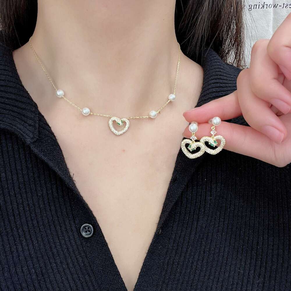 2025 Unique Design Heart-Shaped Snake Pearl Necklace Elegant Fashion Gentle Versatile Collarbone Chain for Women 9a3