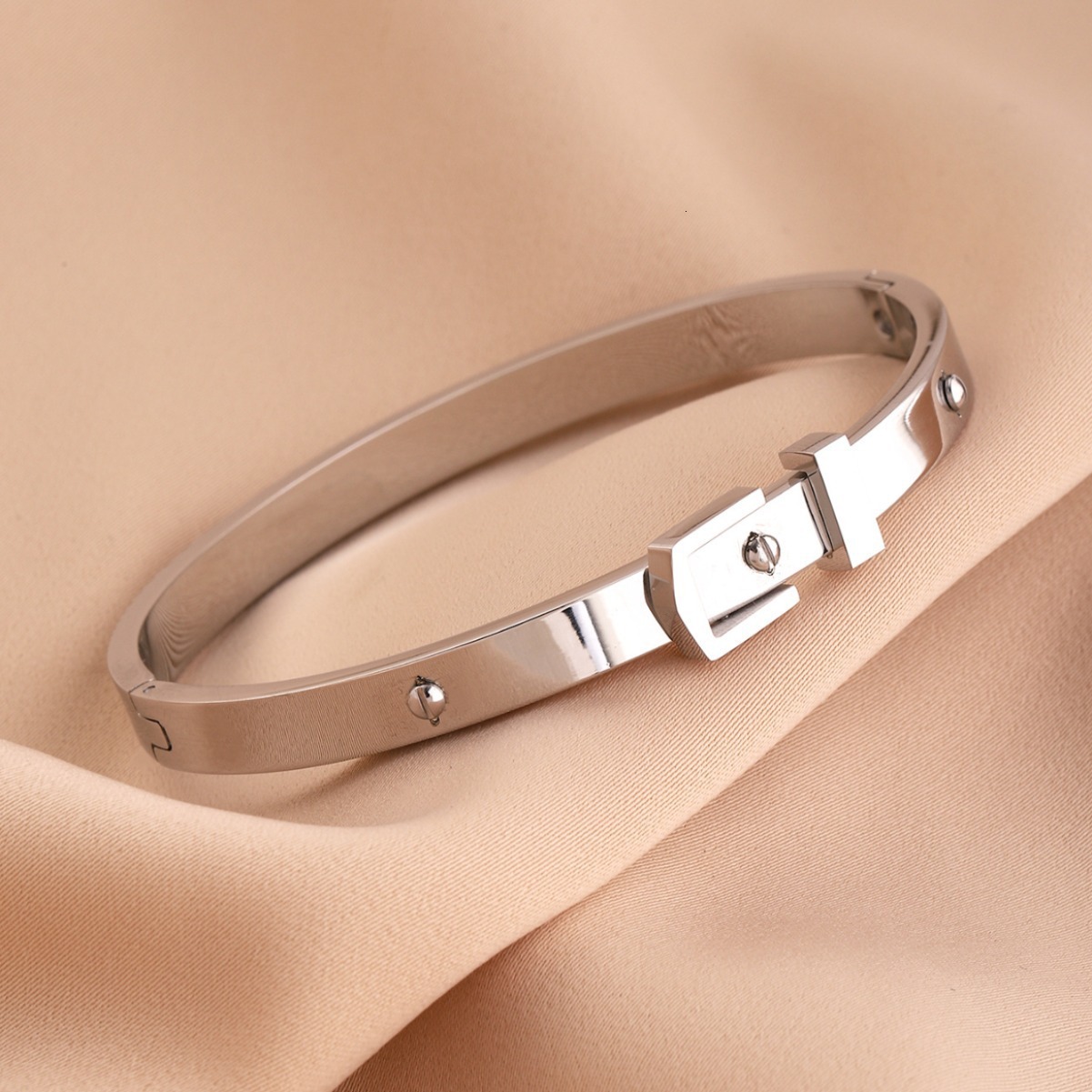Bracelet For Women Titanium Steel Bracelet Personalized Design Madam High-end Designer Bracelet Feel 18K Rose Gold Plated Light Luxury Exquisite