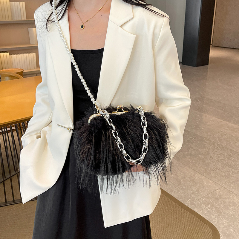 Large Capacity Plush Women's Pearl Chain Clip Fairy Style Single Shoulder Crossbody Bag ddmymoon