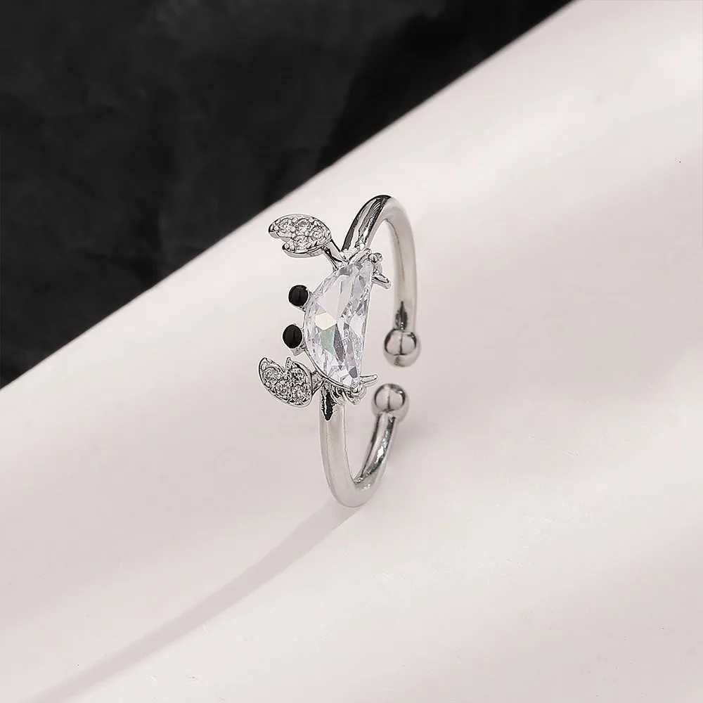 Creative Design Crystal Crab Stainless Steel Opening Rings for Women Exquisite Cute Marine Animal Finger Accessory Jewelry Gifts y250730