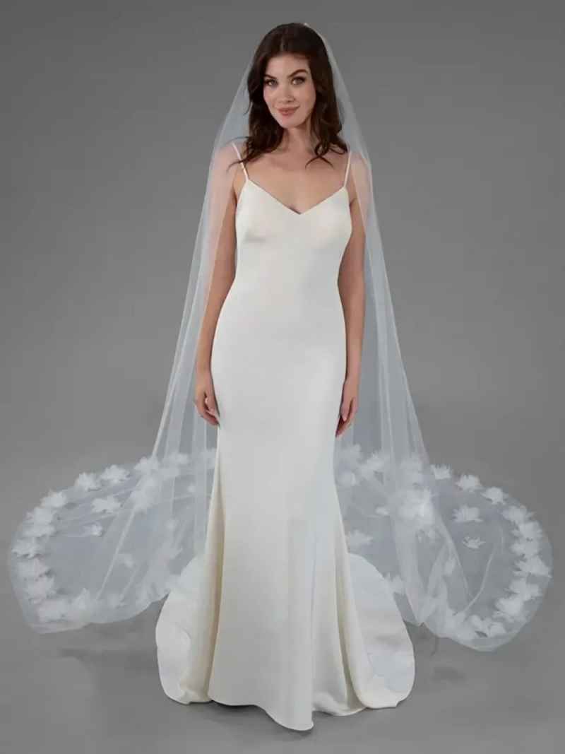 White Ivory Bridal Veil Wedding Veils 3D Flowers Lace Petals Veil Long Cathedral Bride Wedding Accessories