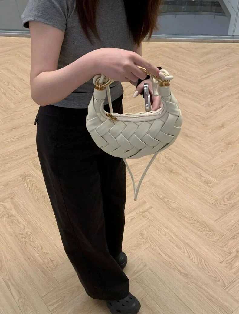Hollow Out Bucket Tote Bags For Women Designer Handbags And Purses 2024 New In Casual PU Handmade Weave Small Shoulder Y250730