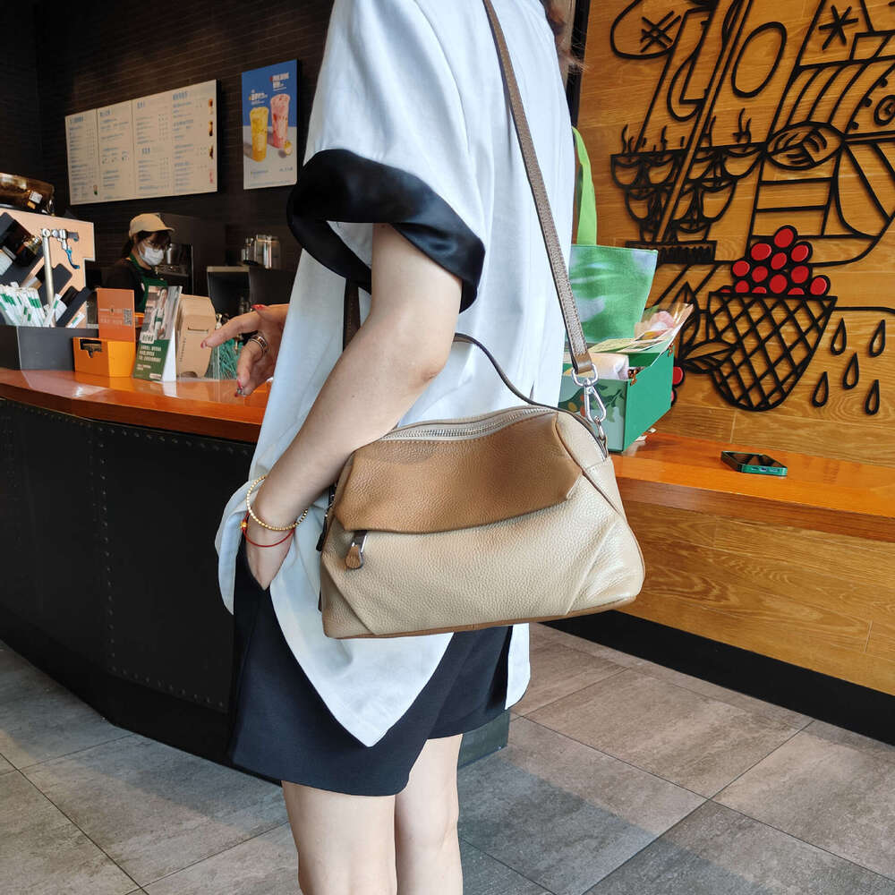 New Soft Leather Top Layer Cowhide Women's Handbag Single Shoulder Crossbody Wide Strap Large Capacity Bag designer bag B5