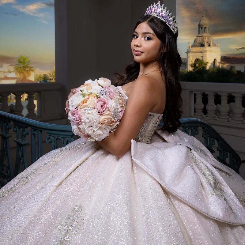 Ivory Shiny Princess Quinceanera Dresses Off Shoulder Applique Lace Bow Beading Crystal Corset Tull Vestidos De 15 anos Sweet 16 Dress