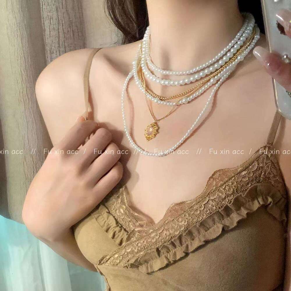 American Style Women's High Pearl Metal Necklace Multi-layer Stacked High-end Light -style Choker 07f