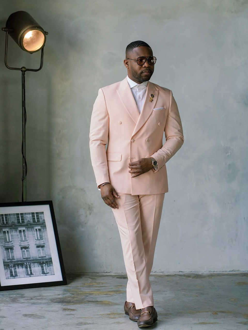 Handsome Pink Mens Tuxedos Peaked Lapel Double Breasted 2 Pieces Groom Dinner Party Male Prom Blazers Customized Coustome Homme