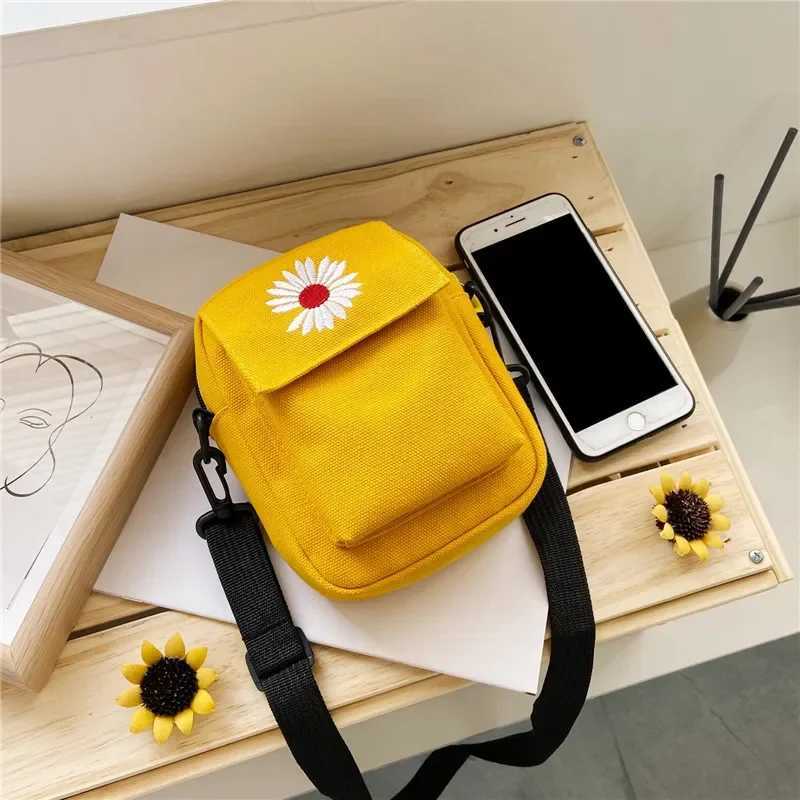 Korean Small Daisy Shoulder Bags Cross Body Canvas Bags Casual Handbag Outdoor Designer Organizer Large Capatity Storage Bags Y250730