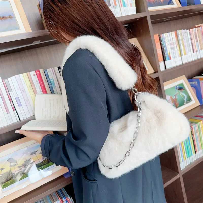 Fashion Solid Color Fake Fur Womens Shoulder Bag Sweet Plush Ladies Armpit Bags Simple New Chain Female Handbag Purse Y250730