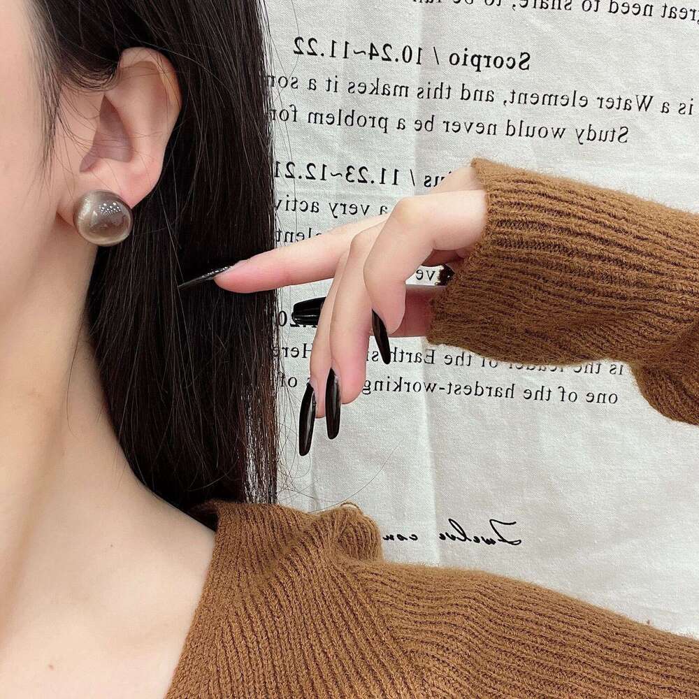 Heart-shaped Gradient Earrings for Women, Niche Versatile Commuting Earrings, Fashionable Elegant Ear Accessories, Autumn and Winter High-end Feel bcc