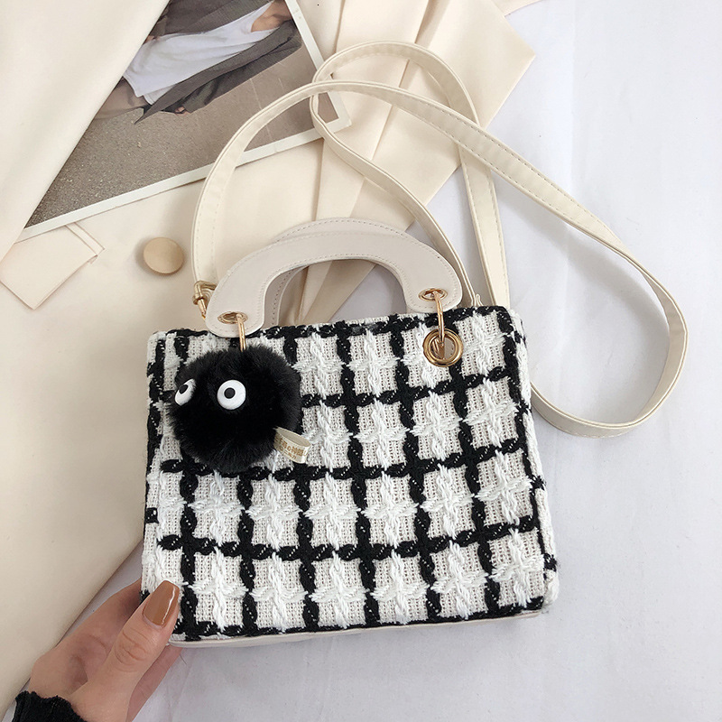 Autumn Winter Womens Bag Single Shoulder Korean Version Crossbody Bag Artistic Small Fresh Stylish Versatile Plaid Handbag 250731