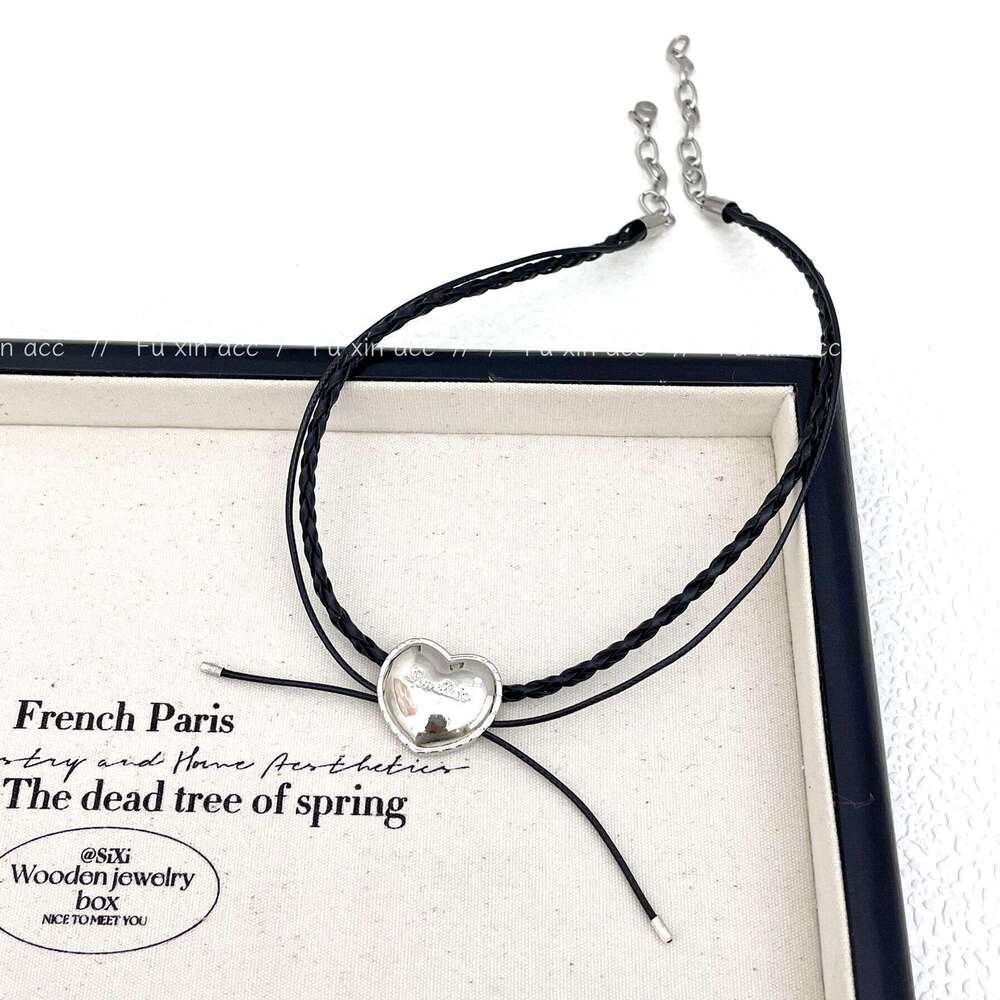 Double Layer Leather Rope Heart Bow Necklace Fashion Personality Sweet Cool Style Clavicle Light Versatile Design Sweater Chain 3ff