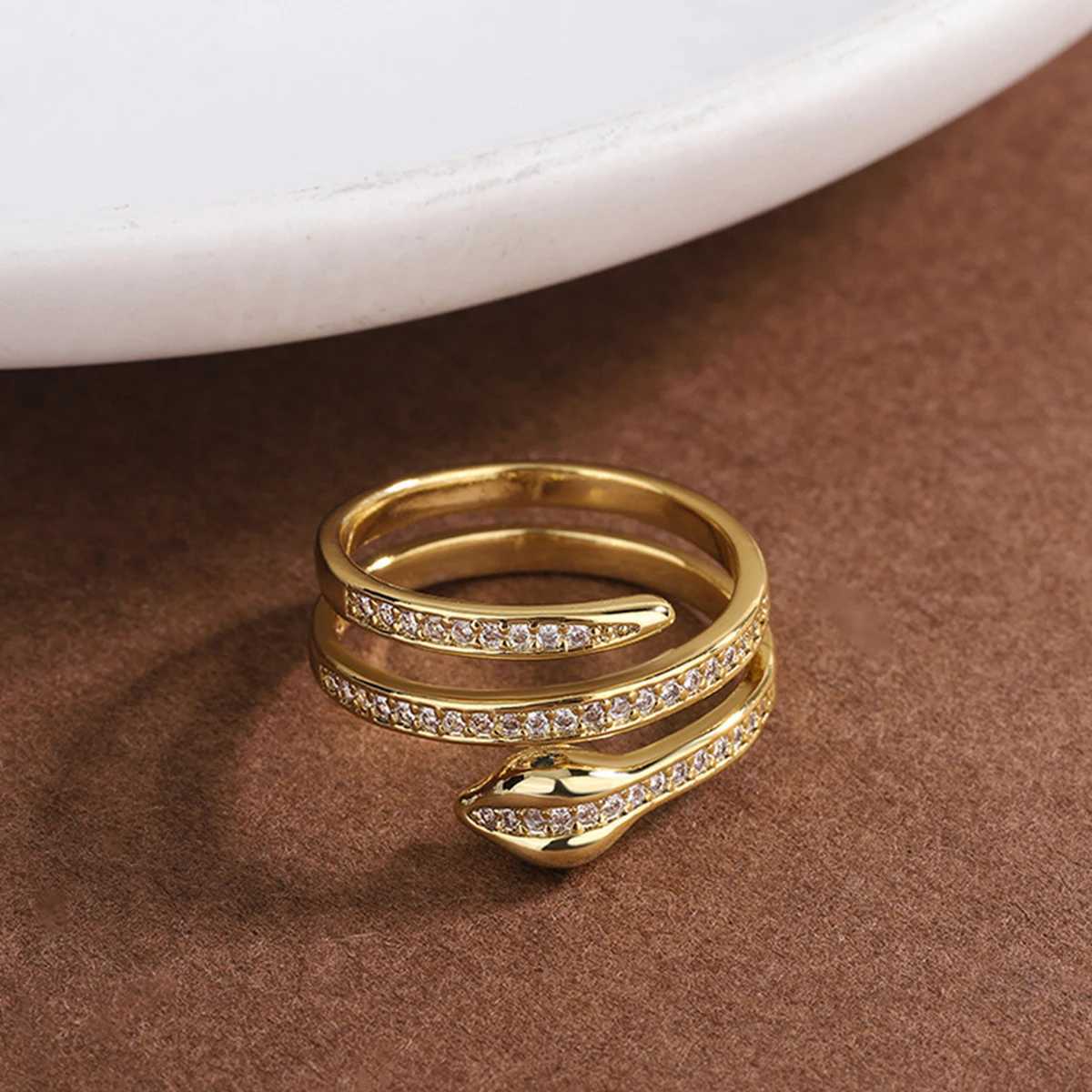 European American Fashion New Vintage Serpentine Shaped Rings Hip Hop Party Opening Adjustable Zircon Ring y250730