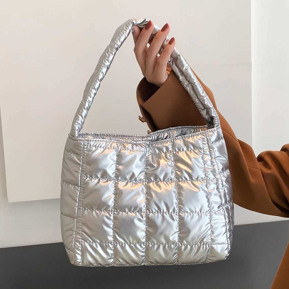 Quilted Cotton Padded Tote Embroidered Plaid Cotton Tote Bag Fashion Soft Lightweight Portable Solid Color for Weekend Vacation Y250730