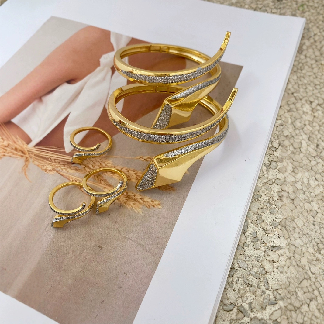 Designer Jewelry for Women 18K Gold Plated Simple Snake Shape Bangle + Ring Set for Women Personalized Zircon Stone Bracelet Rings Fashion Jewelry Par