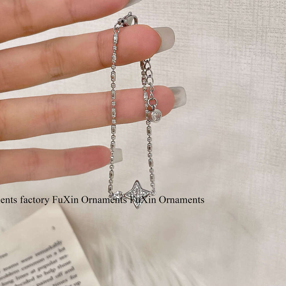 Korean Versatile Star for Women 2024 New Fashion Niche Light Exquisite Bracelet Minimalist Style High-end Feel 18d