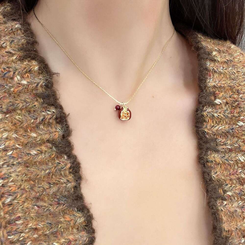 Red Pomegranate Niche Design Sense Light Pendant Collarbone Chain Sweater Necklace 2024 New Model Accessory for Women 3eb