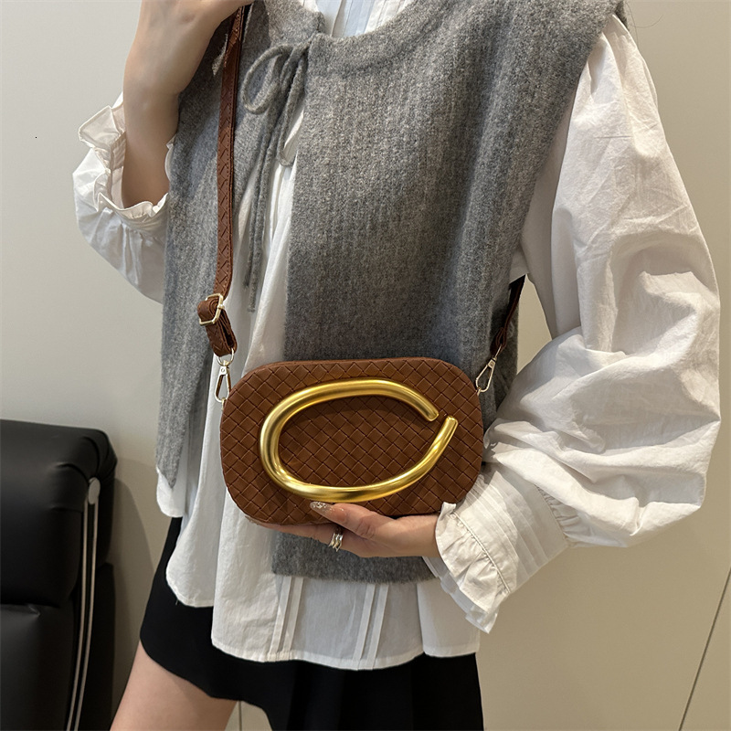 Hot Selling Wrist Box for Women 2025 New Fashion Woven Feel Single Shoulder Crossbody Evening Bag ddmymoon