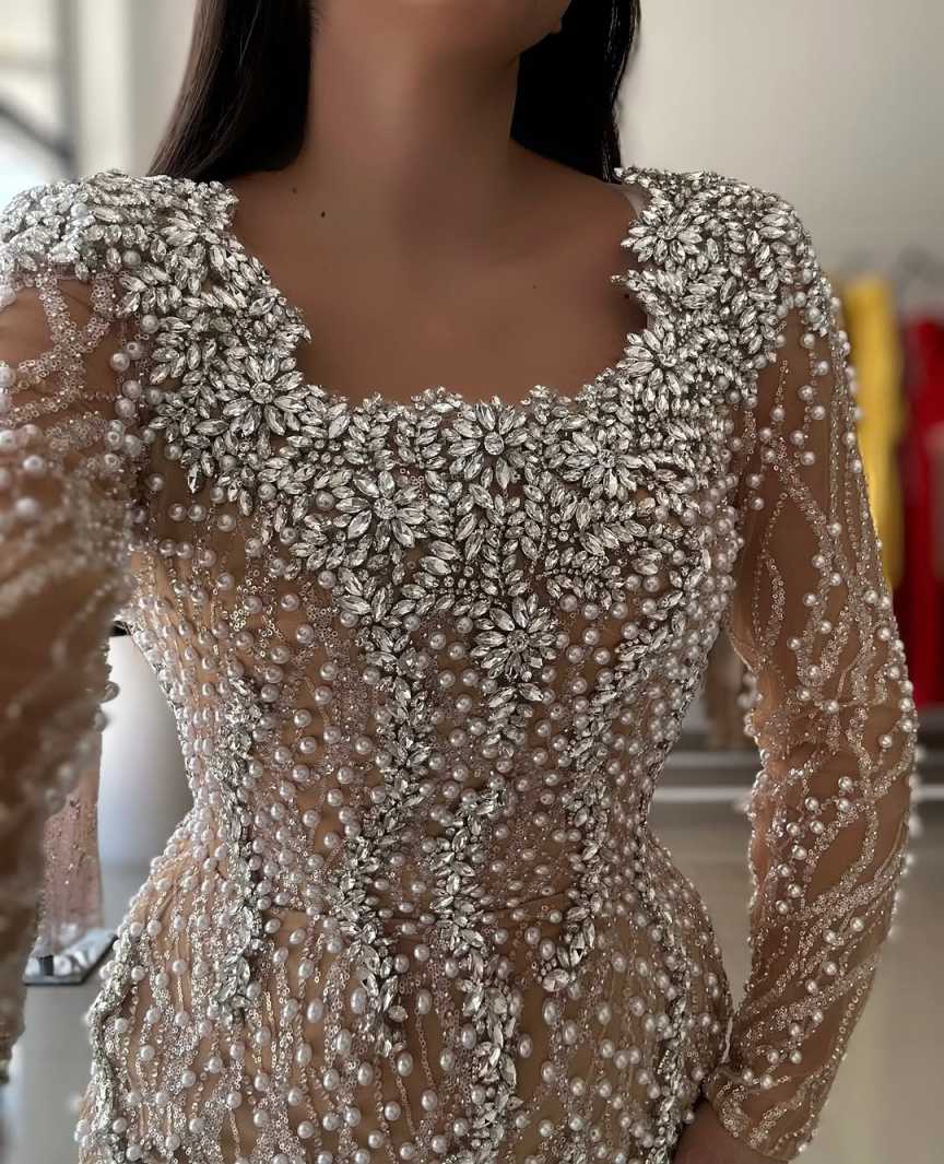 Gorgeous Pearls Mermaid Wedding Dresses Crystal Square Neck Long Sleeve Bride Dress Sequins Sweep Train Bridal Dress Customized