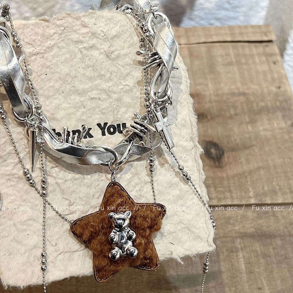 FX Autumn Winter New Plush Five-Pointed Star Tassel Pendant Necklace for Women Metal Bear Elegant High-End Collarbone Chain Choker b02