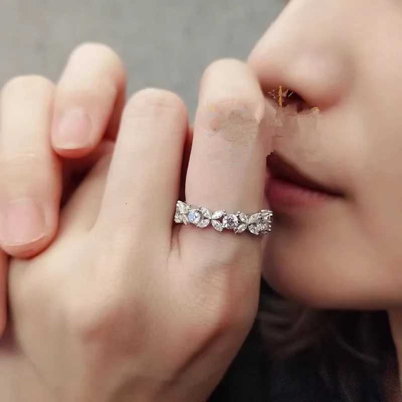 3118 CC White Gold Plated Rings For Women Girl Flower Design Wedding Engagement Fine Accessories Fashion Jewelry y250730