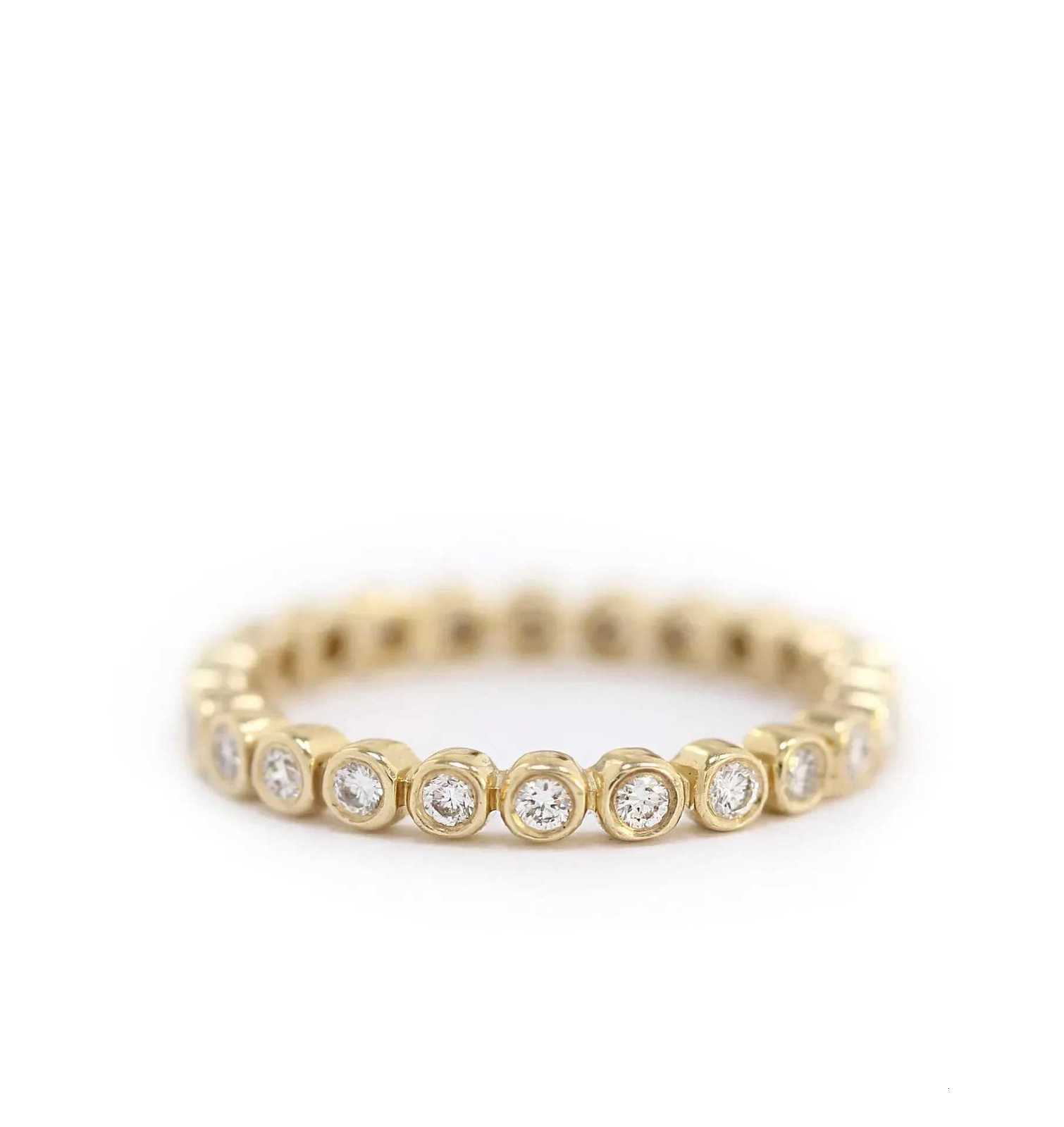 Exquisite White Zircon Engagement Jewelry for Womens Fashion Finger Accessories Party Ring y250730