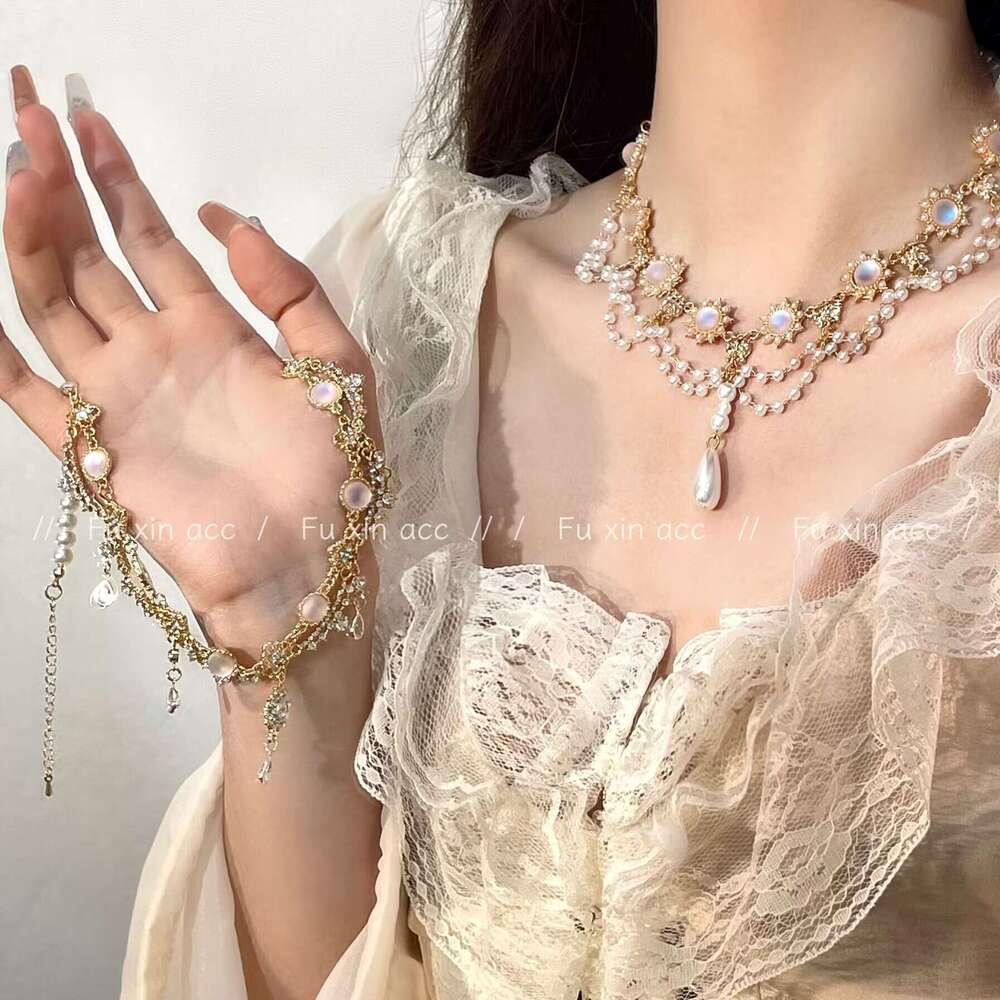 Sarah Phil Matte Pink Blue Iridescent Pearl Water Drop Necklace Light Fashion Versatile Choker Niche Design Jewelry 5a8