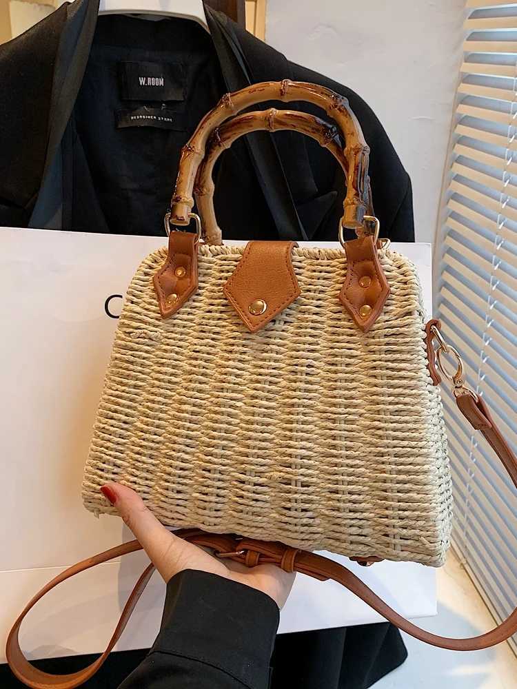 Woven Bag 2023 New Summer Womens Exquisite Handle Design Straw Woven Shoulder Bag Leisure Vacation Beach Crossbody Bag Y250730