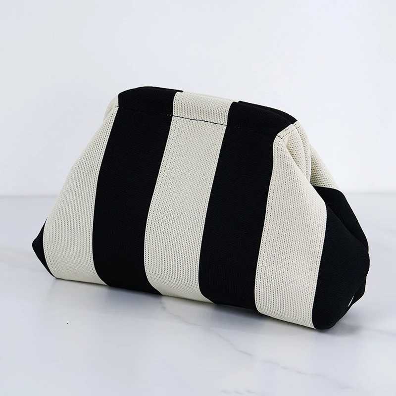 New Summer Beach Clutch Bag Women Contrast Color Crochet Handbag Knitting Dumpling Clutch Lady Cute Cloud Casual Colorblock Bag Y250730