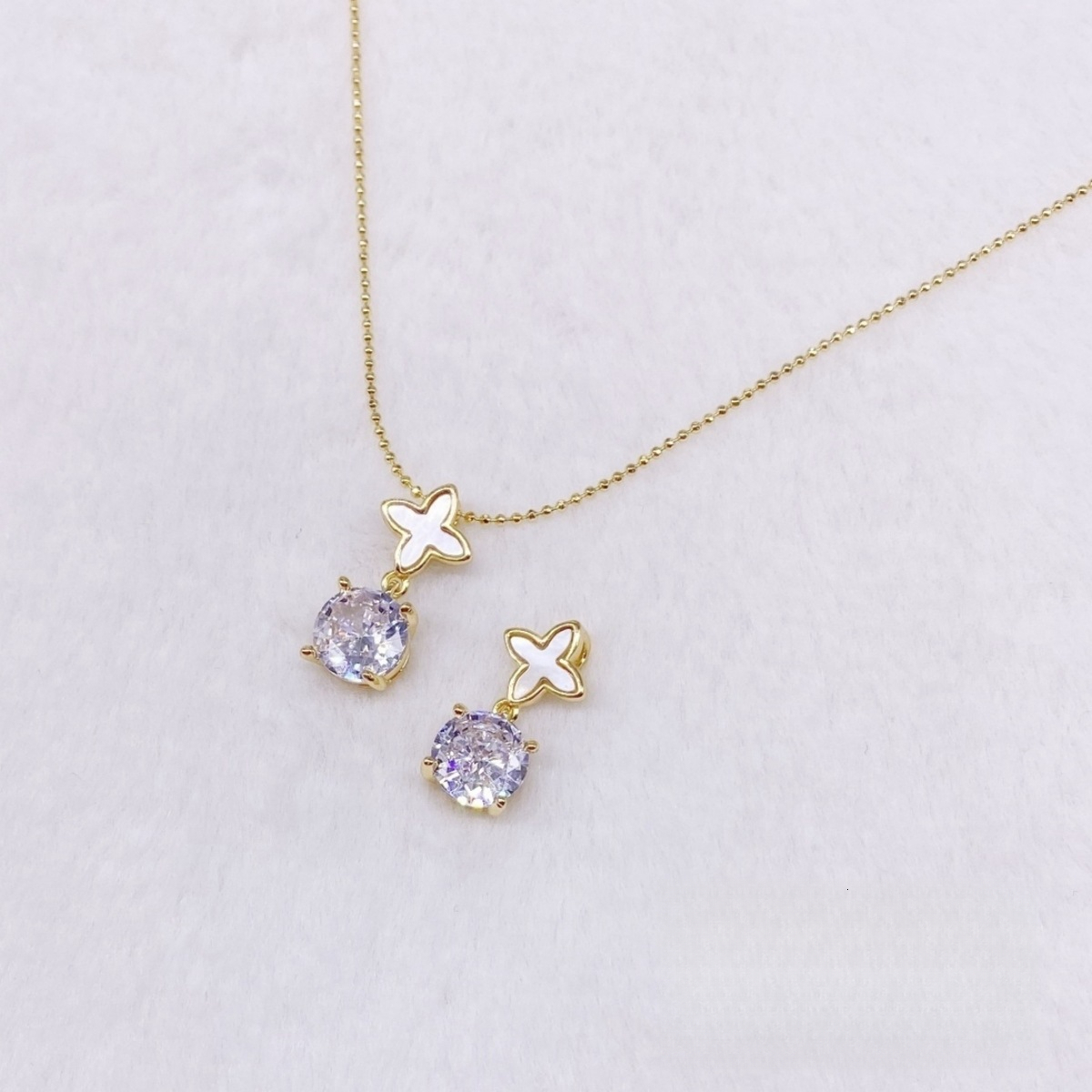 Free Shipping Designer Luxury Jewelry Large Zircon Heart Pendant Peach Heart Pendant Copper Plated 18K Real Gold Handmade Necklace Jewelry Accessories