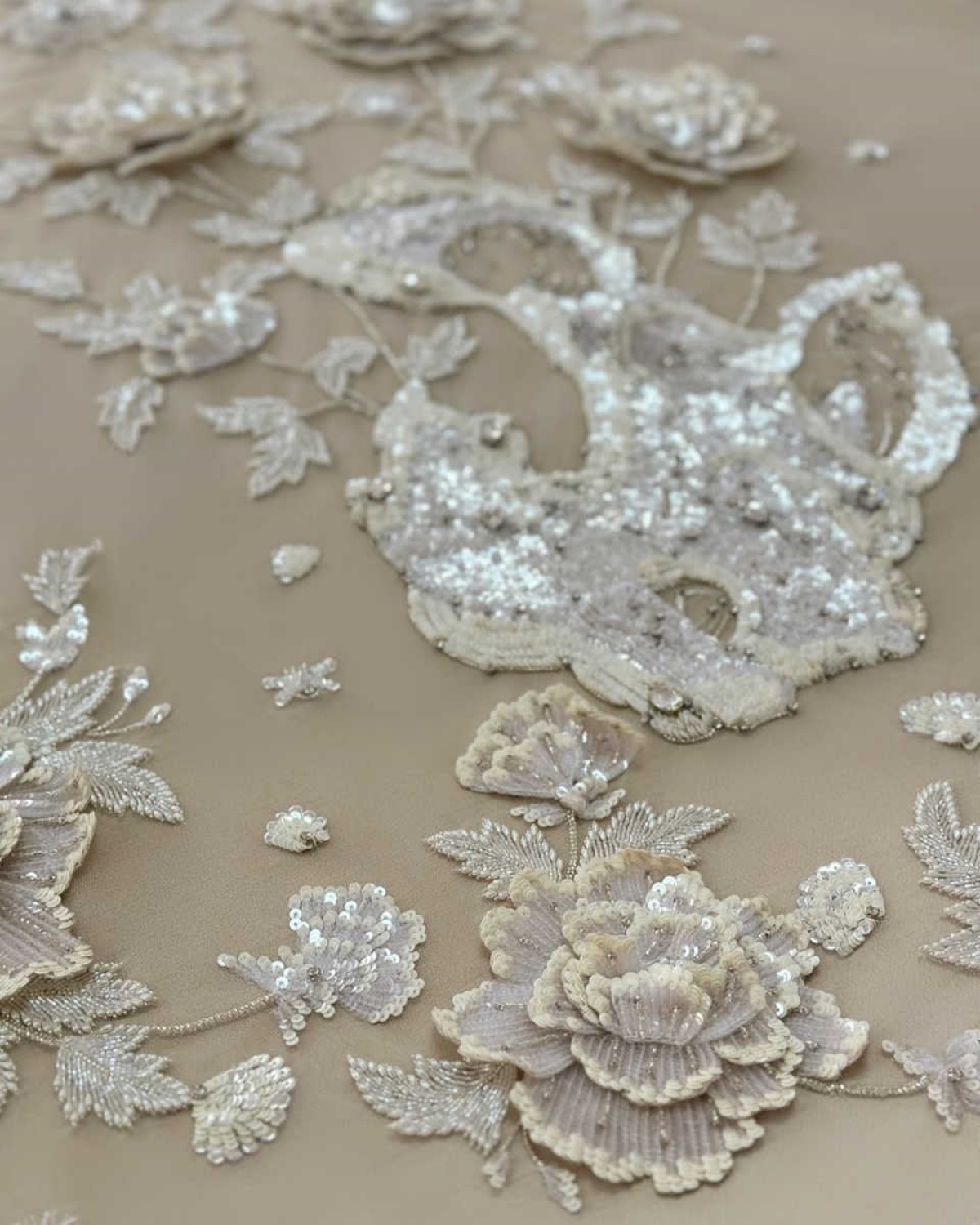 Wedding Veils 3M Long Cathedral One Layer Handmade Sequin Applique Edge Bridal Veil With Comb Bridal Wedding Accessories