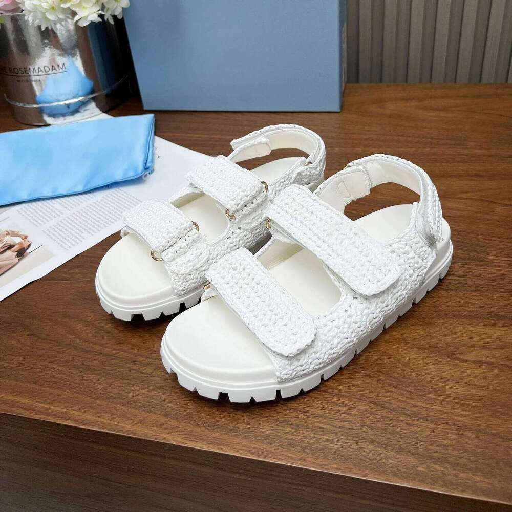 New Women Size35-41 Weaving Beach Sandals Genuine Leather Flats Solid Colors Hook Loop Designer Shoes Zapatillas De Mujer c17