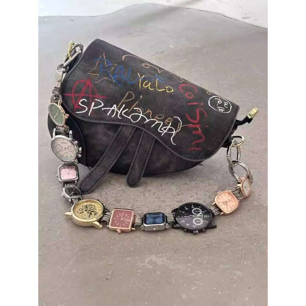 Luxury Designer Niche Couple Hand Painted Graffiti Saddle Unisex Vintage Watch Shoulder Strap Crossbody Adult Punk Design Underarm Bag