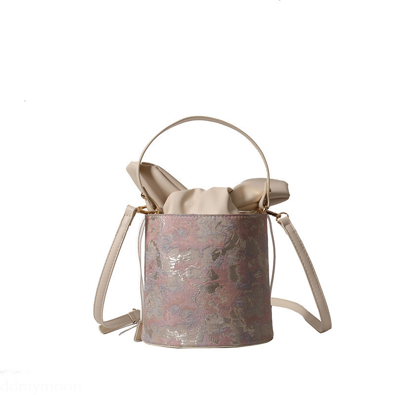 Trendy Women's Bags 2024 New Niche Design Shoulder Crossbody Fashionable Versatile Handbag Bucket Bag ddmymoon