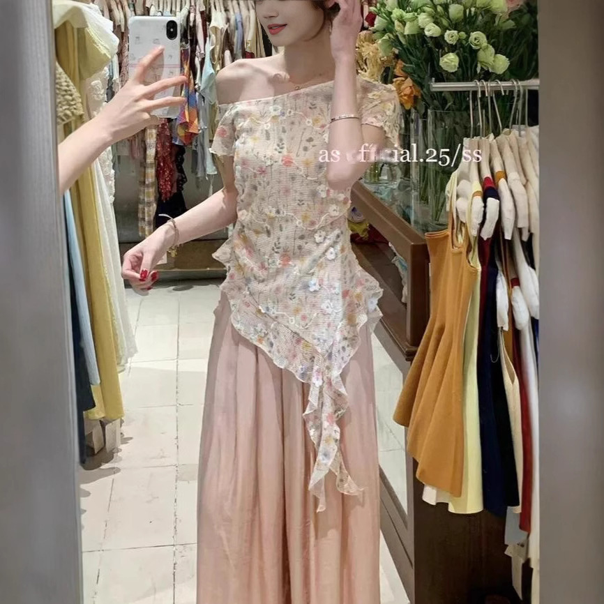 2025 Sweet Flower Off Shoulder Irregular Slimming Top Summer New Fashion T-shirt Fashion Women's S Shirt New Designer T-shirt