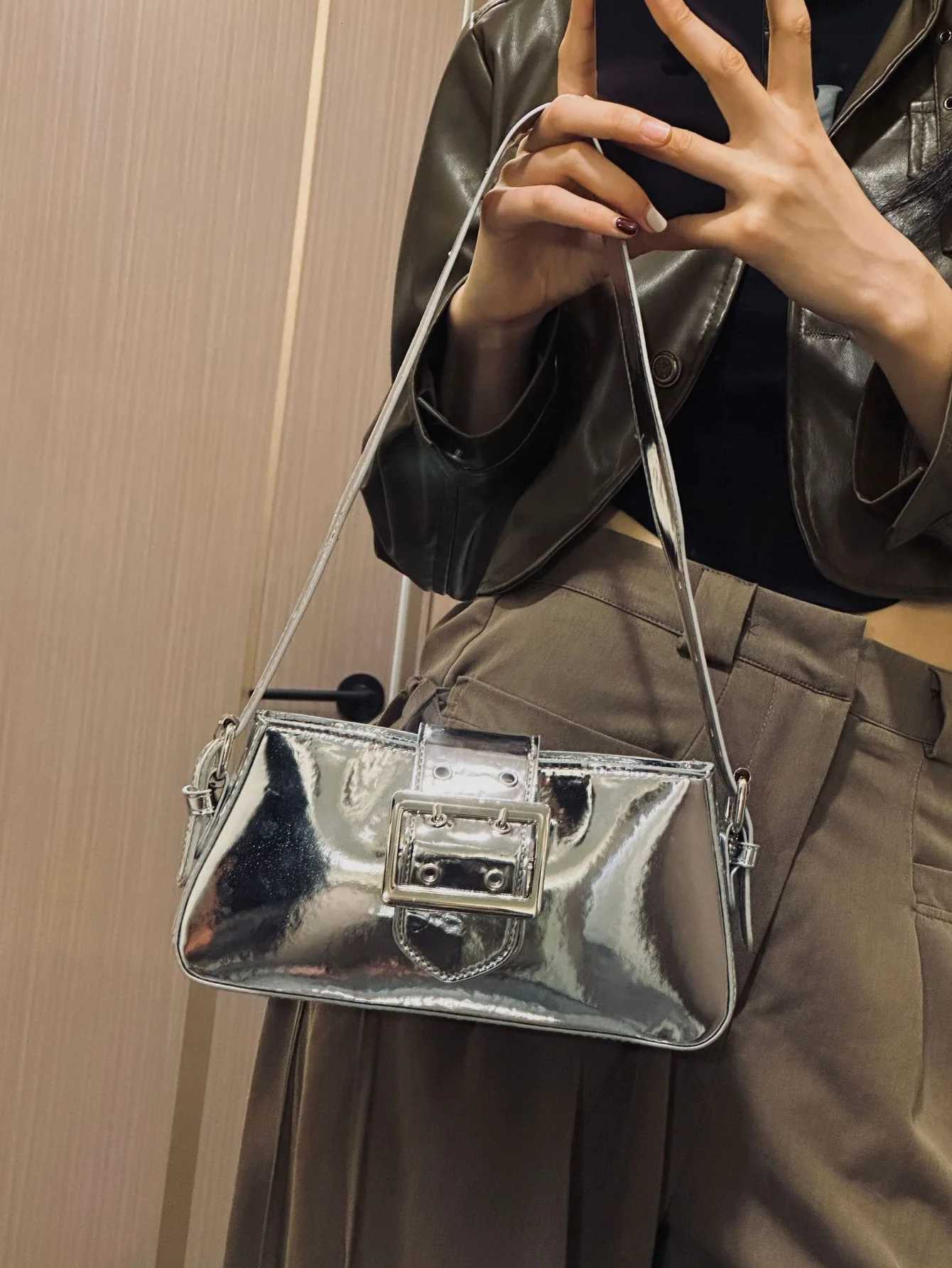Handheld patent leather siLVer sweet cool spicy style bag 2024 new niche design motorcycle armpit bag for women Y250730