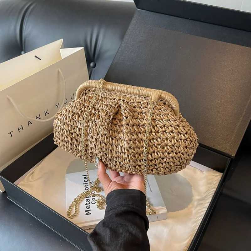 Exquisite Hollow Out Straw Woven Crossbody Bags 2025 Summer New Fresh Simple Bags for Women Casual Versatile Shoulder Bags Y250730