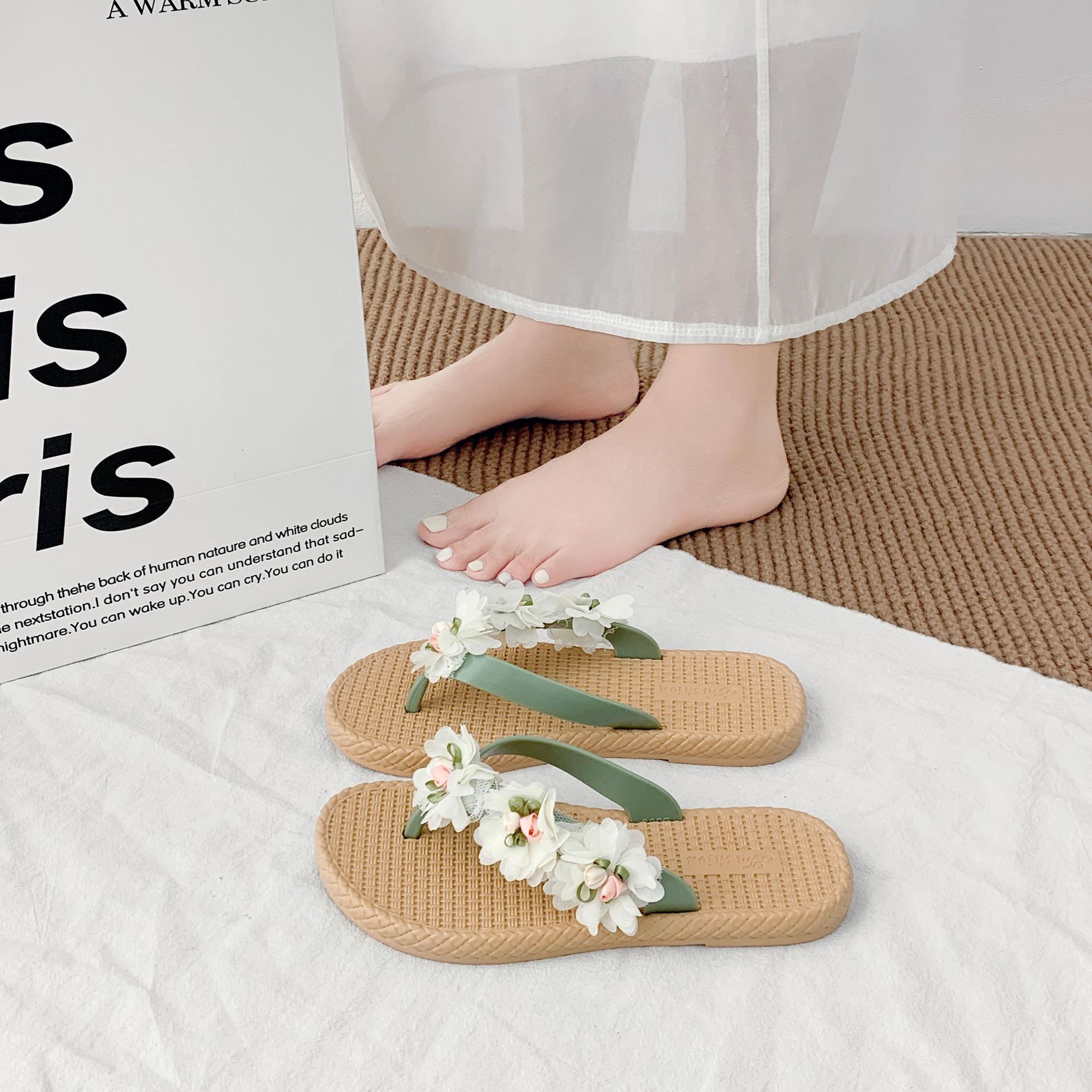 Summer New Fairy Style Flower Flip Cover Summer Outdoor New Beach Resort Non slip Women's Wholesale Women's Sandals Designer Women's Sh