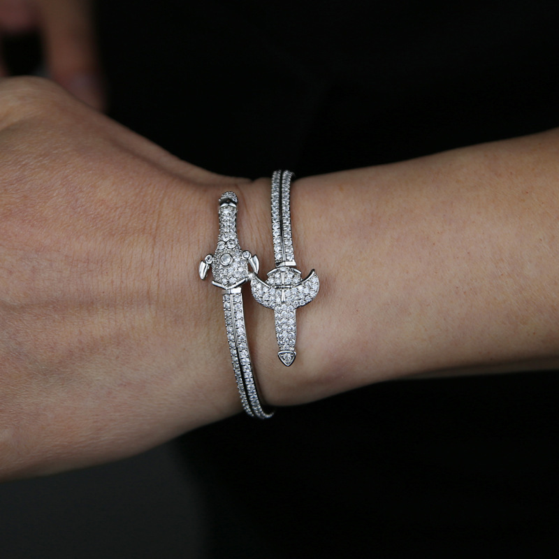 European and American Fashion New Double Sword Designer bracelet Cross Bracelet Export Madam Zircon Inlaid Men's Bracelet Hip Hop Accessories Who