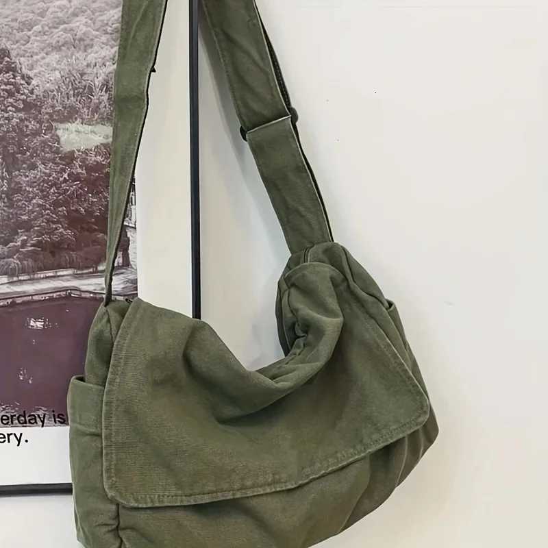 2024 Womens Messenger Bag Vintage Handbag Canvas Teenager Shoulder Tote Bags Casual Handbag Crossbody Handbags G250729