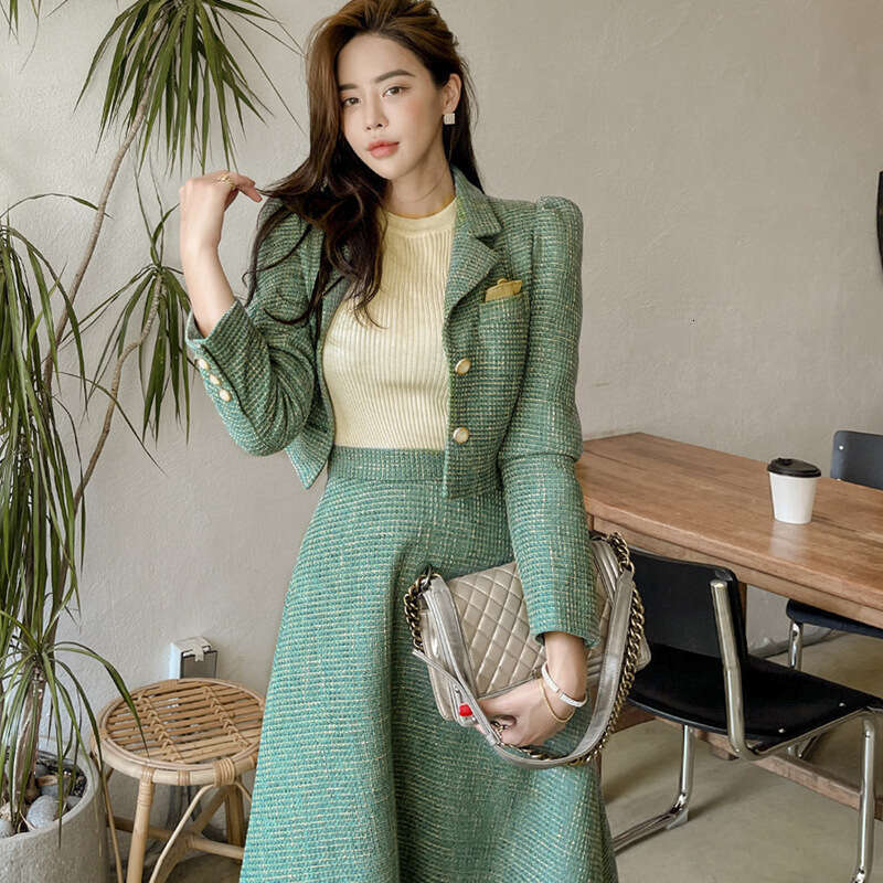 2025 Spring Socialite Women's Fashion Elegant Small Blazer + Fashionable Waist-Cinching Midi Skirt Two-Piece Set