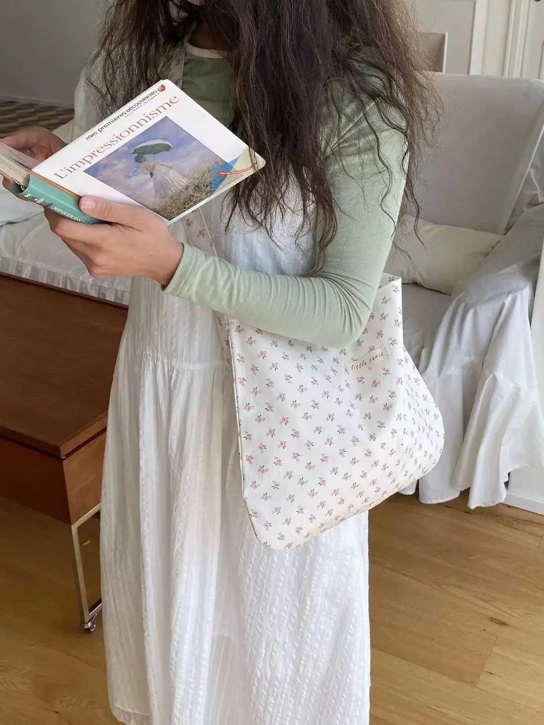 1 Piece Sweet France Style Shoulder Bag Chic Fashion Aesthetic Floral Crossbody Bag for High Capacity Canvas Storage Bag Y250730
