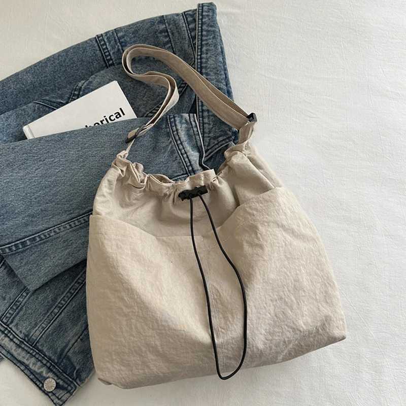 Fashion Drawstring Shoulder Bag Travel Casual Nylon Tote Bag Large Capacity Waterproof Crossbody Bucket Bag Women Y250730