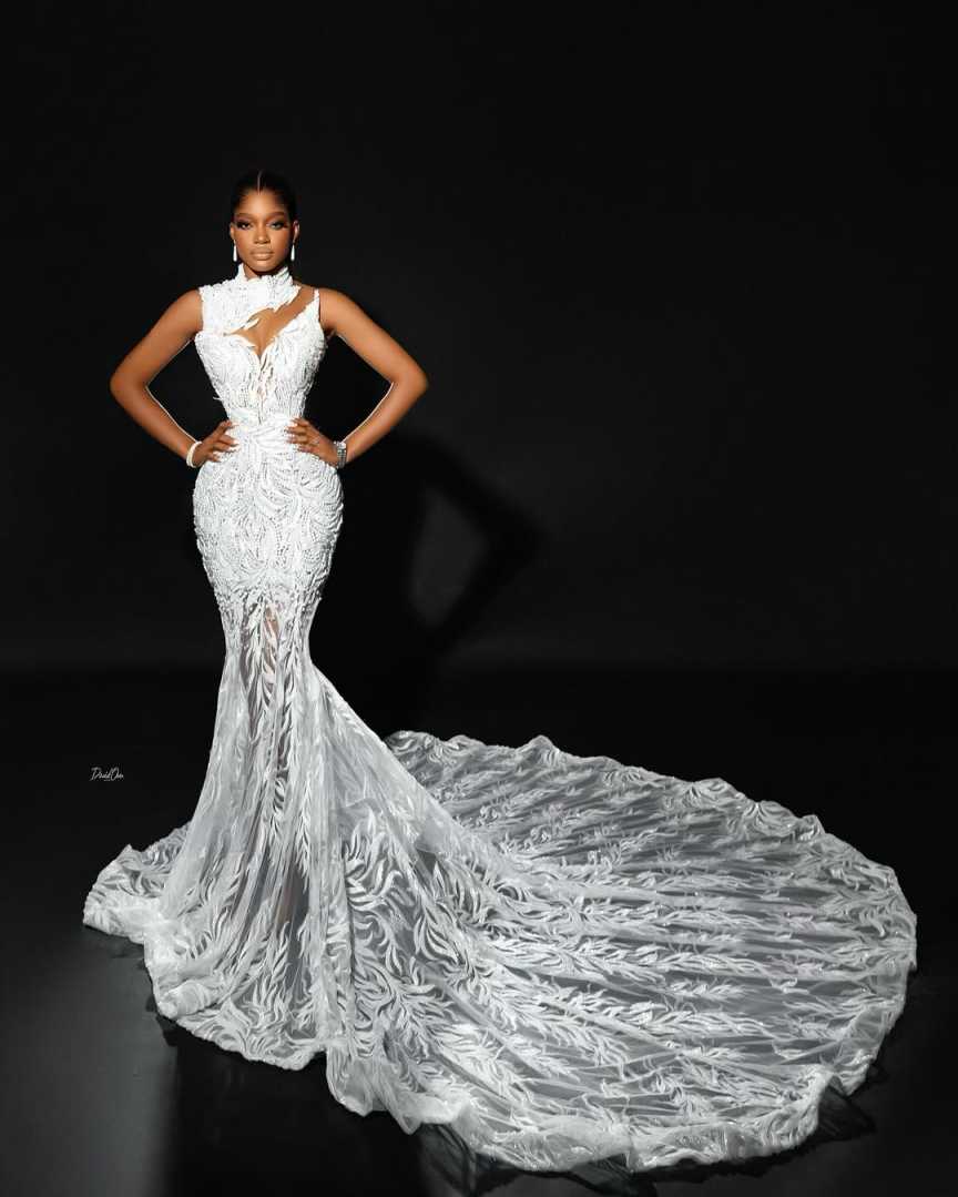 Luxurious High Neck Pearls Wedding Dresses Sleeveless Beading Lace Mermaid Bridal Gown Customized Sweep Train vestidos de novia