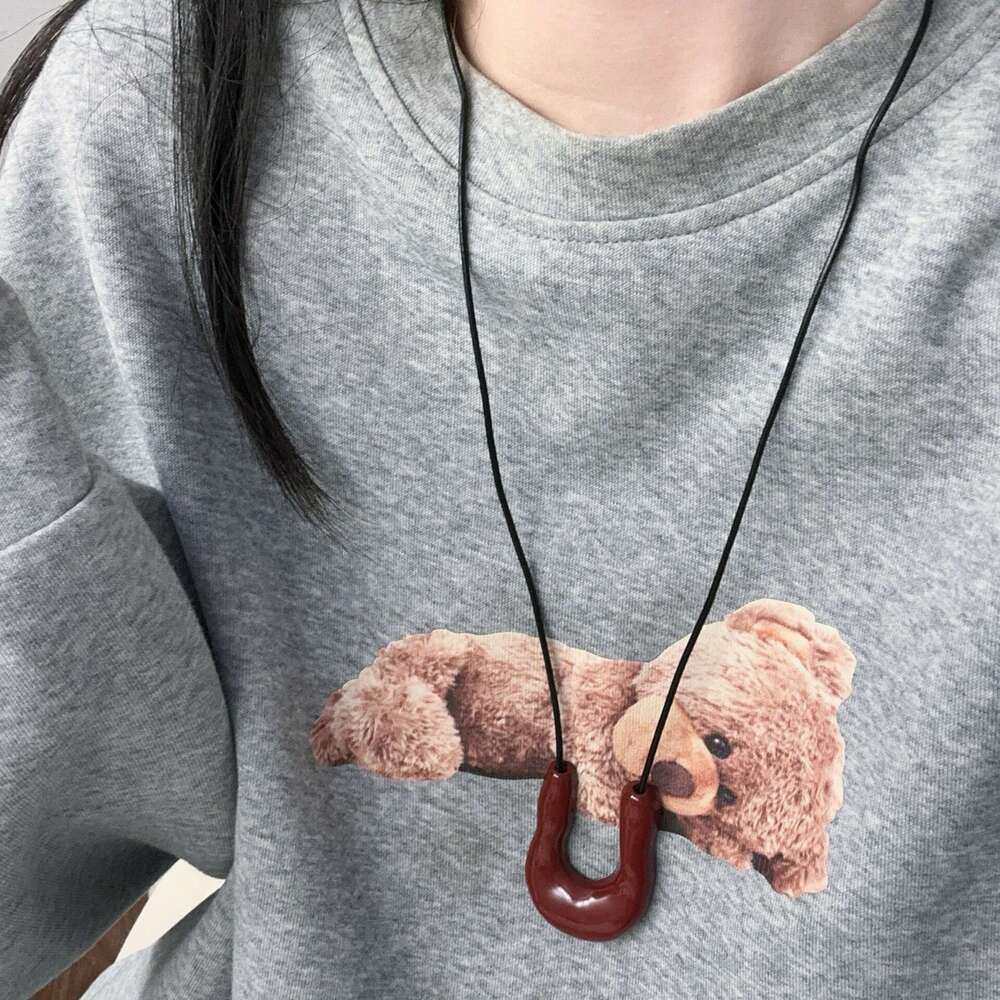 U-Shaped Metal Horseshoe Necklace for Women, Autumn and Winter Light Niche Long Pendant Accessory with a Sense of Sophistication, Sweater Chain 790