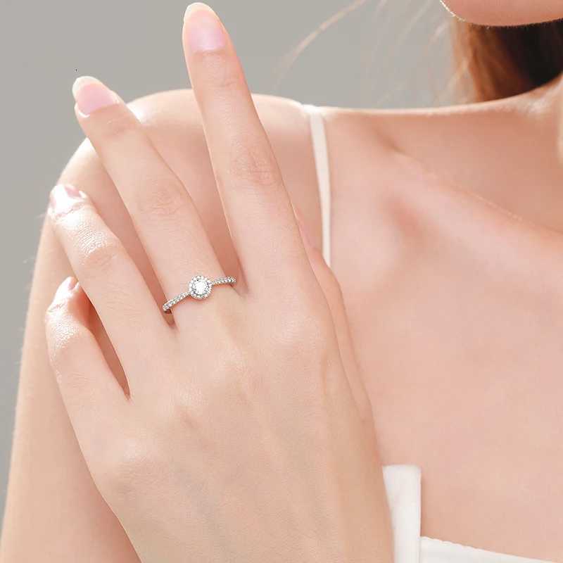 925 Sterling Silver Elegant Round Sparkling CZ Finger Ring For Women Wedding Engagement Jewelry Gift y250730