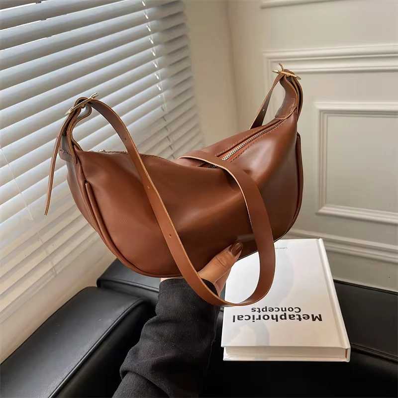 New FAshion Womens Hobos Sac Soft Leather Shoulder Messenger Bags for Women Wide Feamel Half Moon Purse and Handbags Y250730