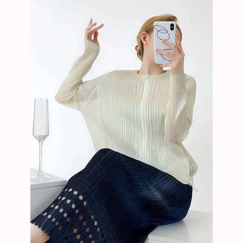 Designer Clothing 2025 Miyake Pleated Round Neck Jacket Sunbrella Women Mesh Splicing Short Zipper Top Fashion Women's Shirt