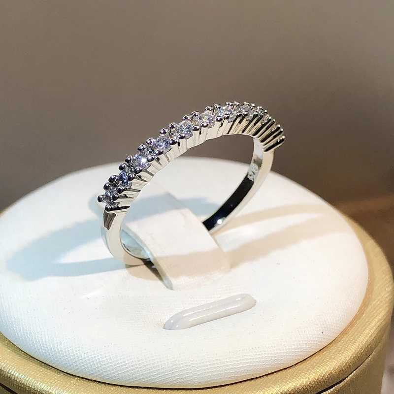 925 Silver Luxury Female Zircon Stone Single Row Ring Brand Fashion Simple Finger Ring Silver Color Promise Engagement Rings For y250730