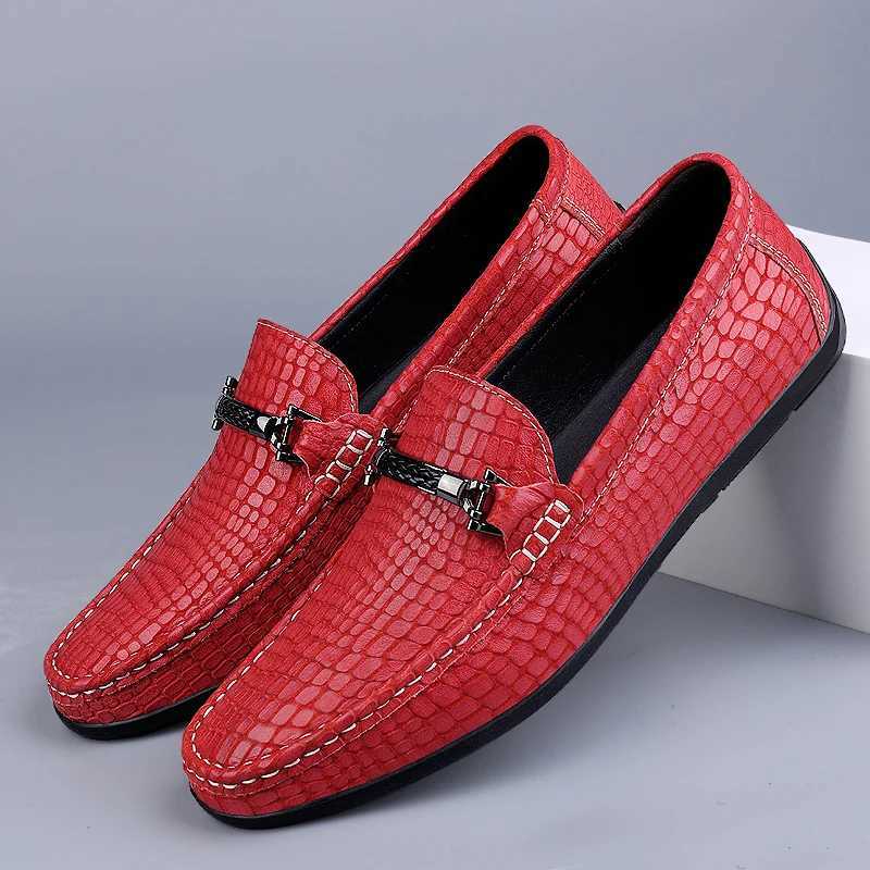 Summer Genuine Leather Men Loafers Breathable Flats Mens Casual Shoes Lightweight Driving Shoes Red Wedding Shoes Y250730
