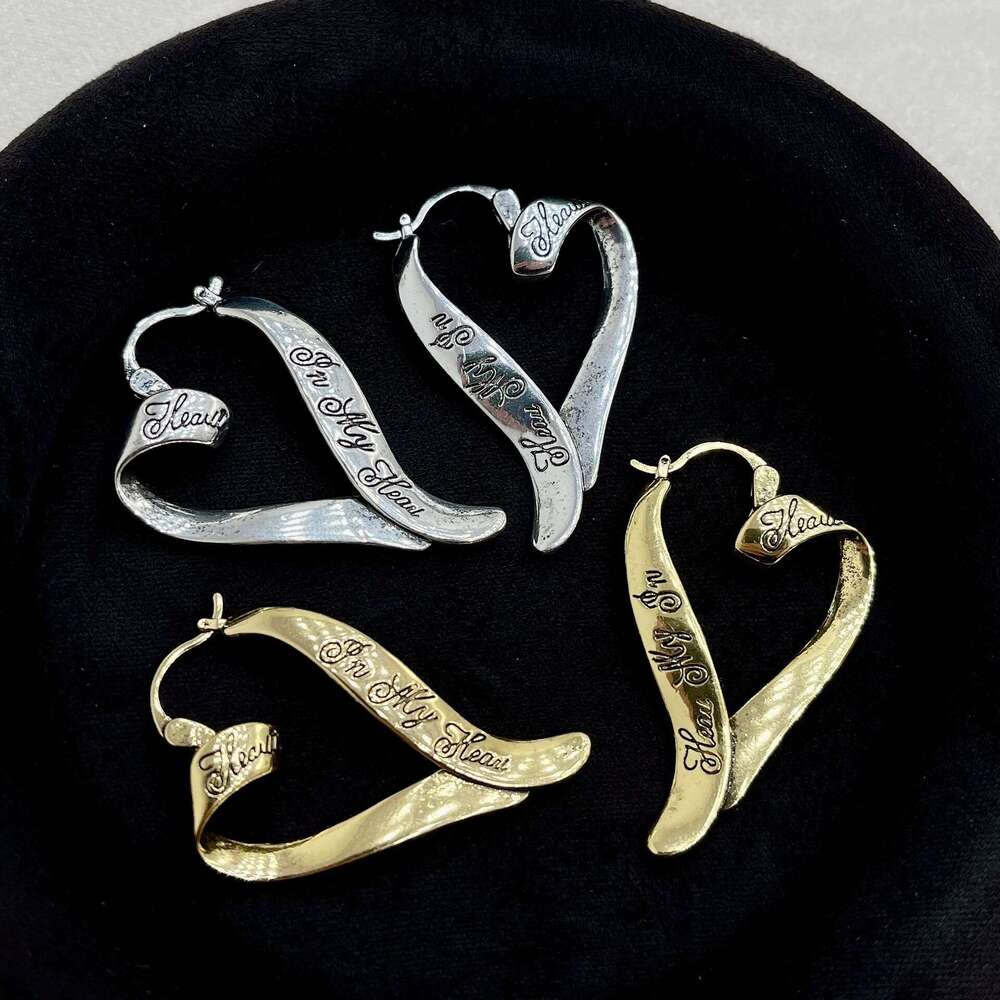 Metal Letter Heart 2024 New Style Earrings Light High-end Sense Buckle Punk Antique Bronze Color Ear Studs 64a